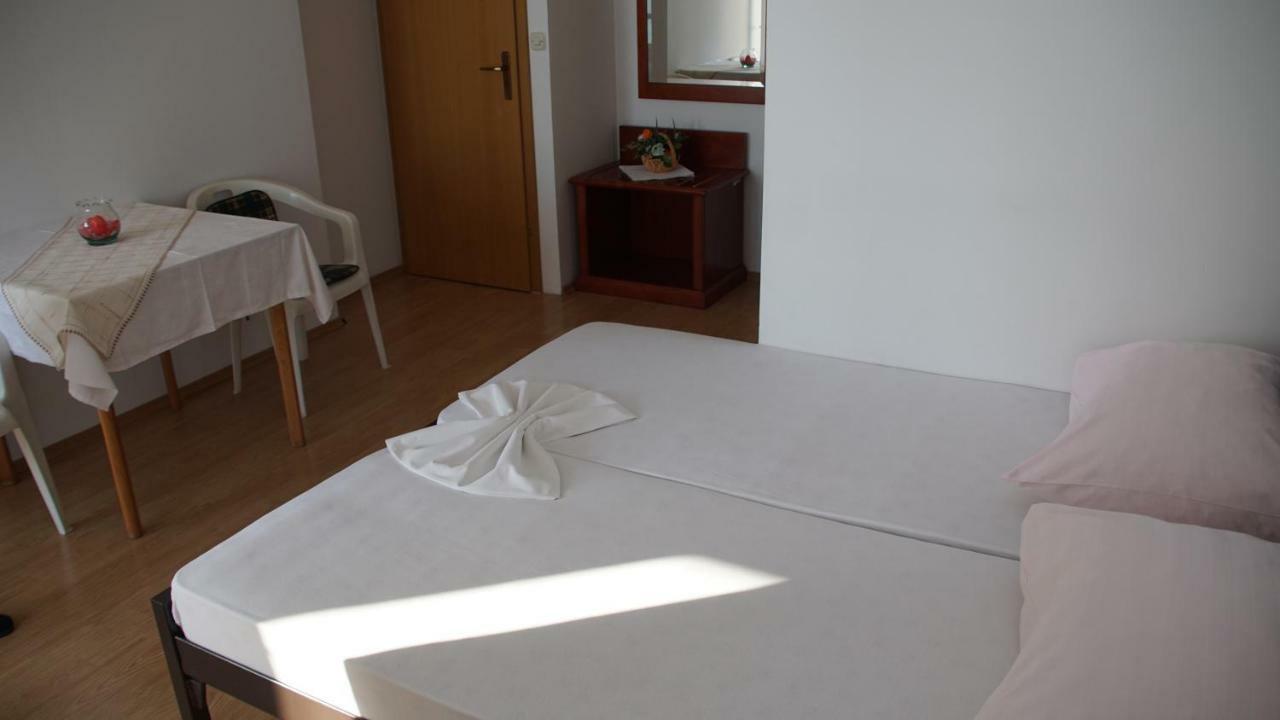 Apartmani Sipic , Bilo - Primošten Eksteriør billede